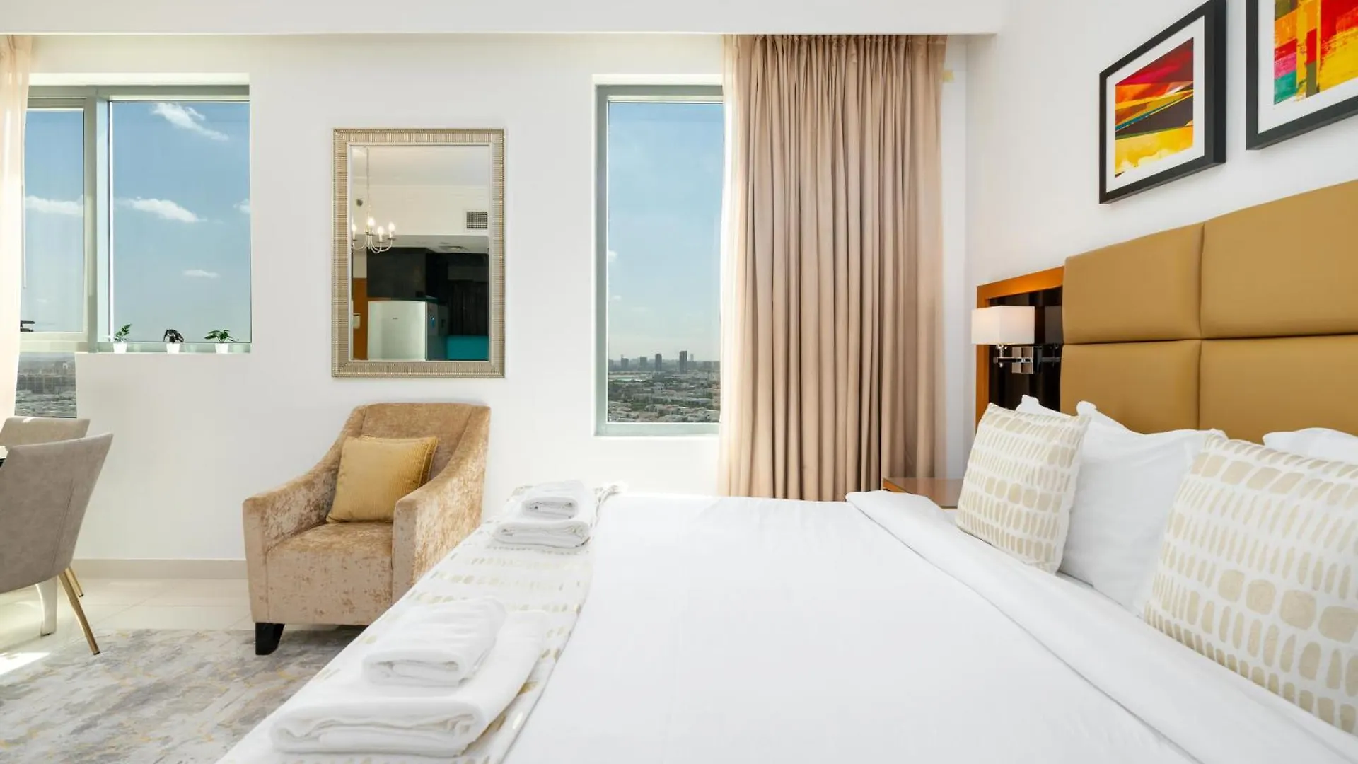 Vacay Lettings - Damac Capital Bay Tower Apartment Dubai