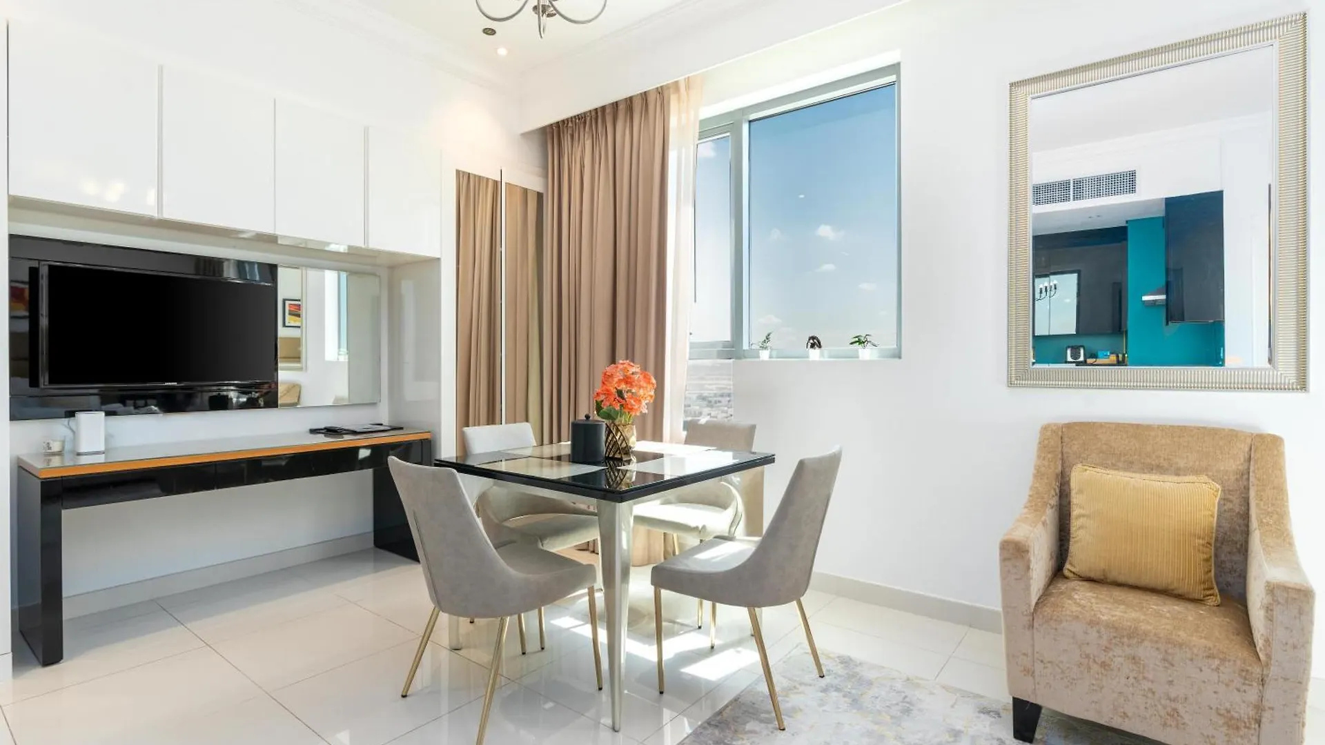 Vacay Lettings - Damac Capital Bay Tower Apartment Dubai