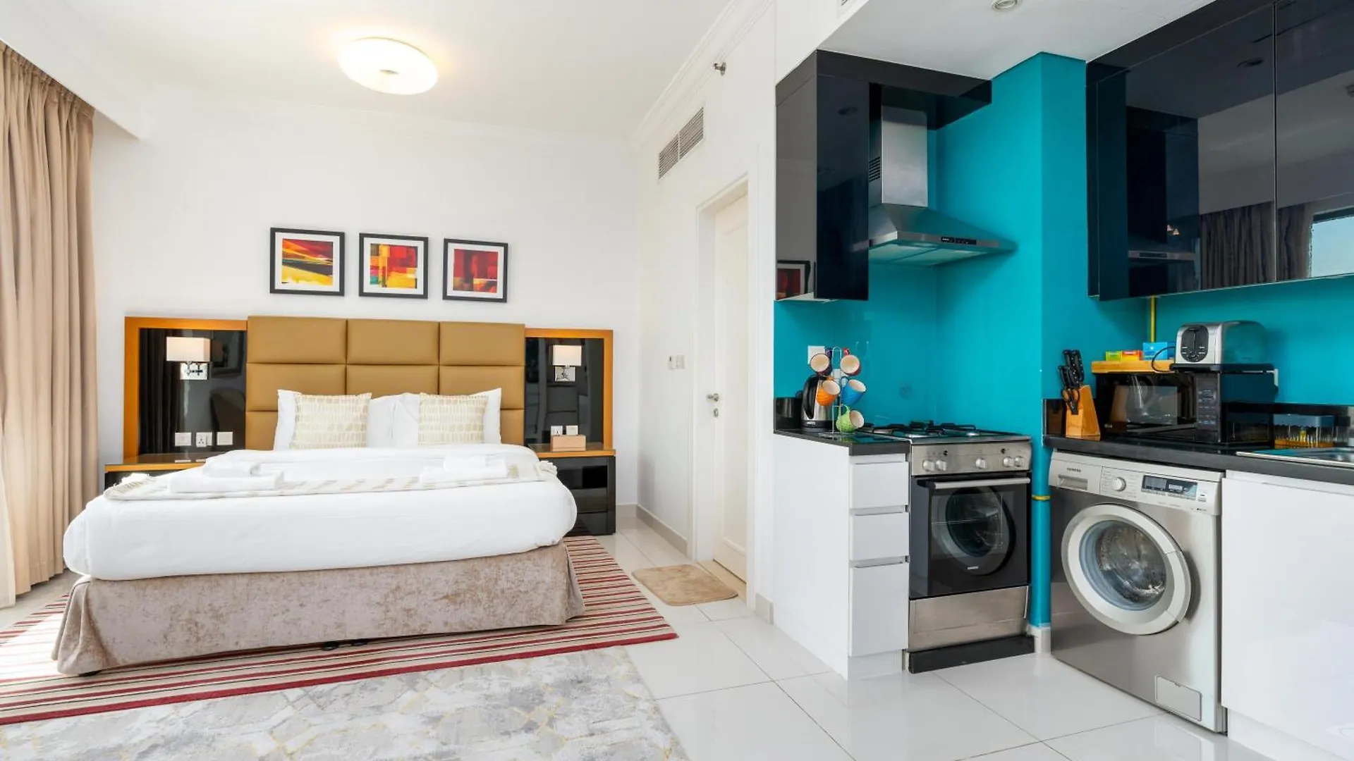 Vacay Lettings - Damac Capital Bay Tower Apartment Dubai