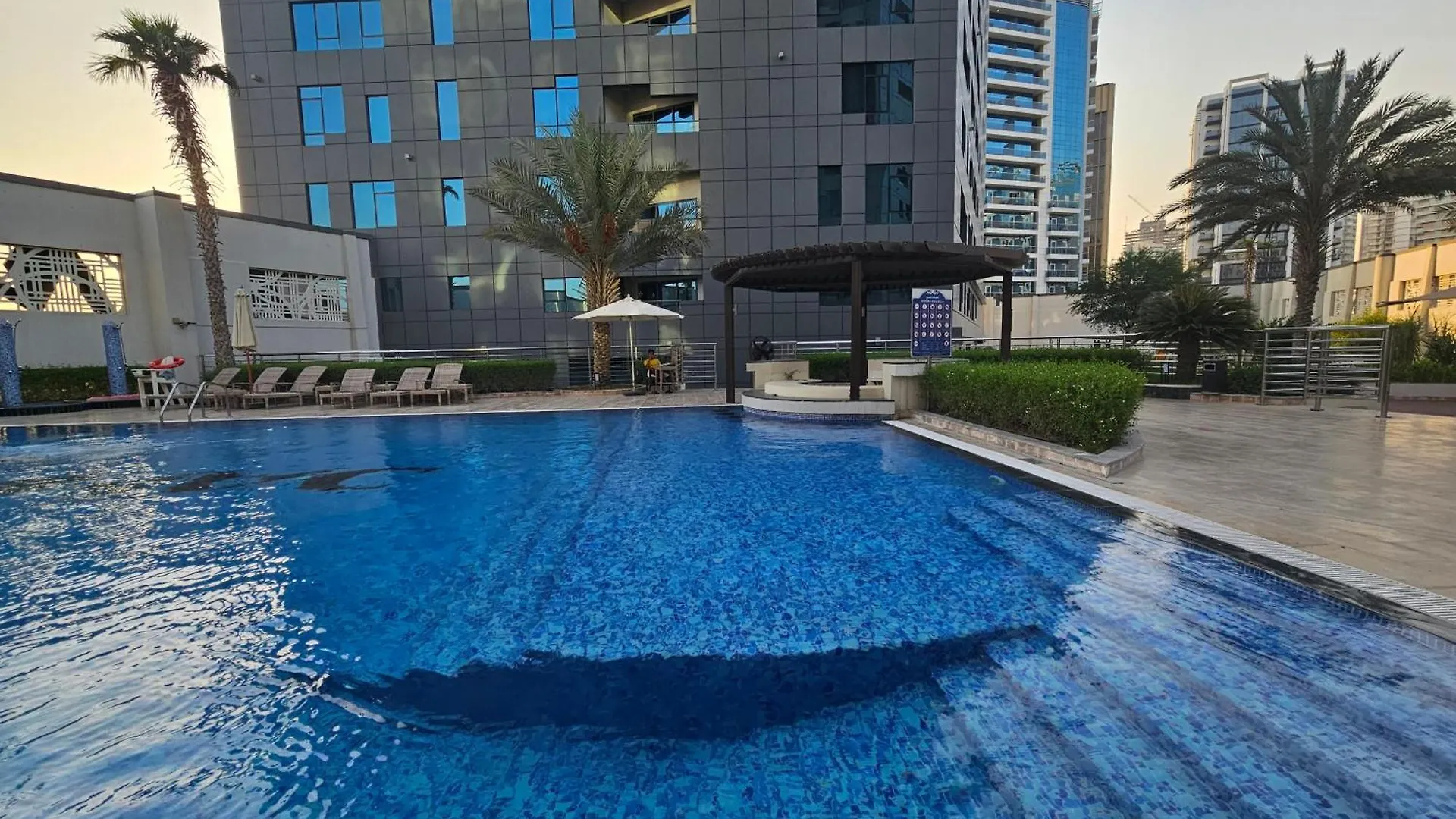 Vacay Lettings - Damac Capital Bay Tower Apartment Dubai