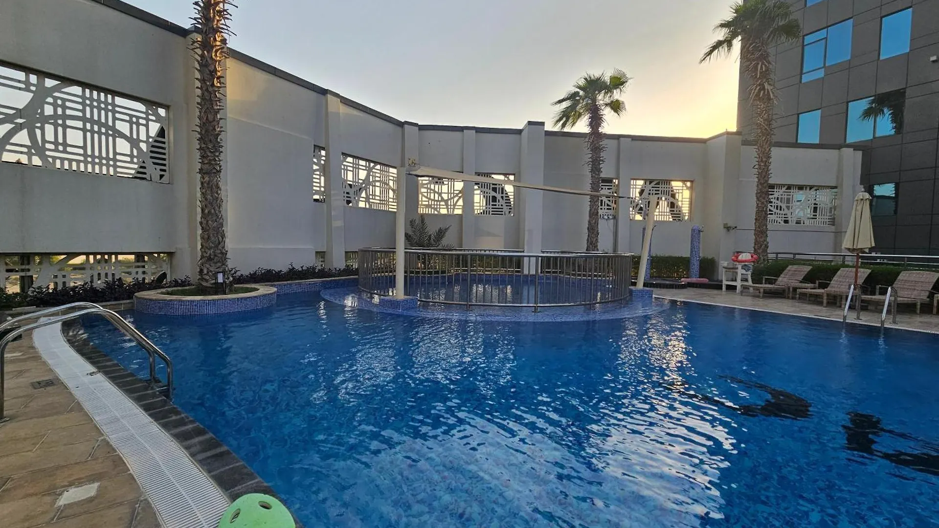Vacay Lettings - Damac Capital Bay Tower Apartment Dubai